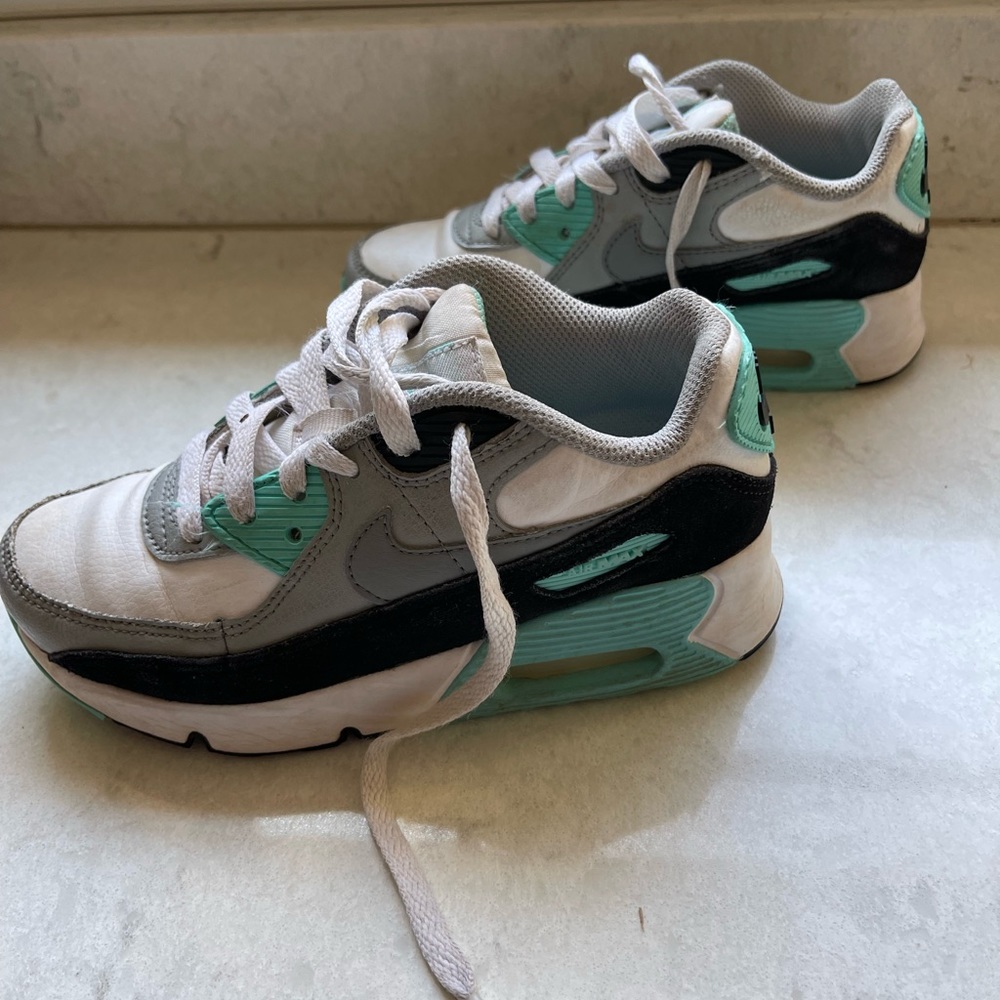 Kids Air Max Youth size 1